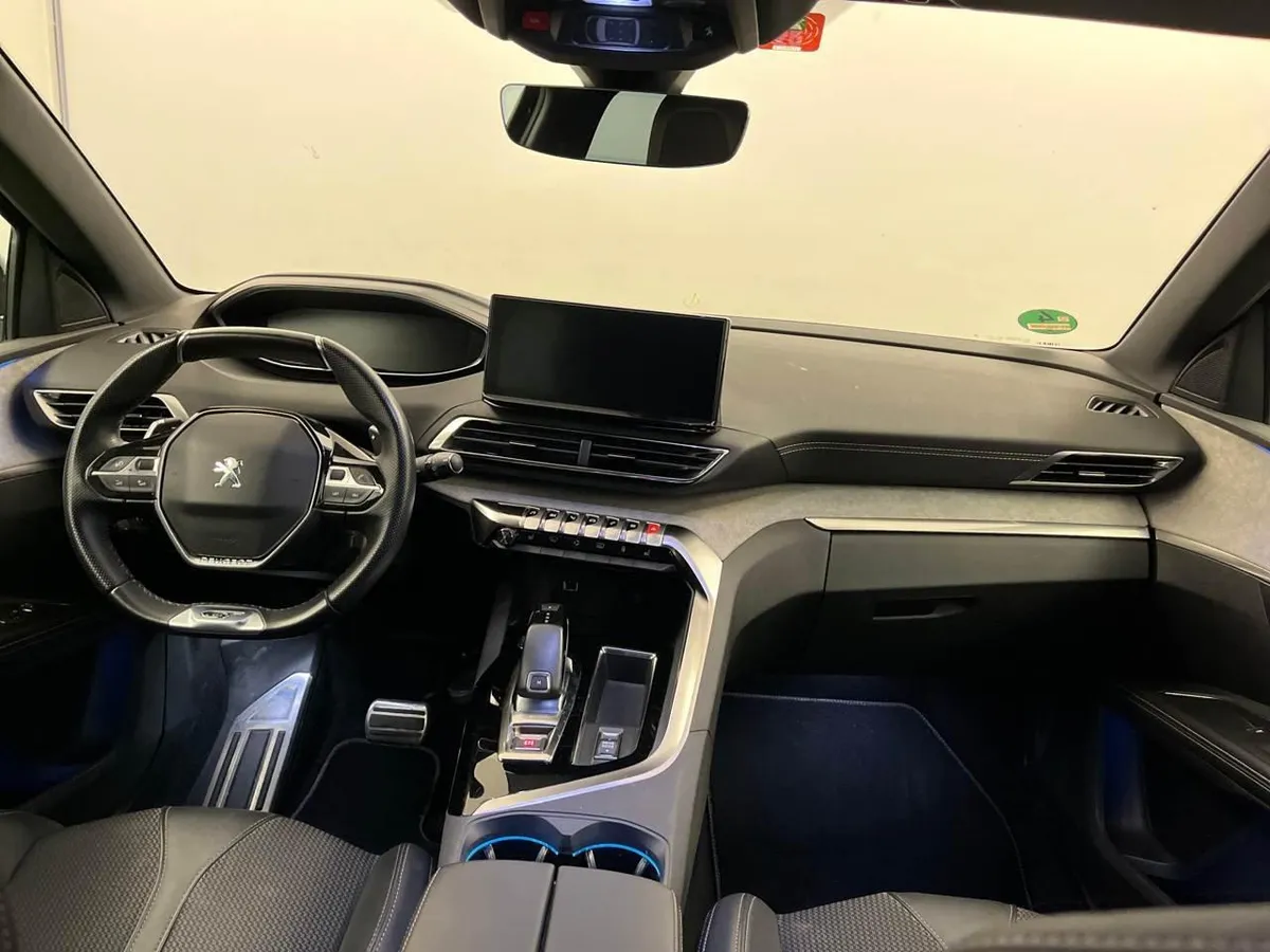 PEUGEOT 5008 2023