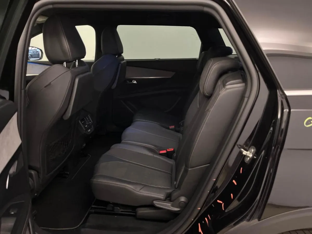 PEUGEOT 5008 2023