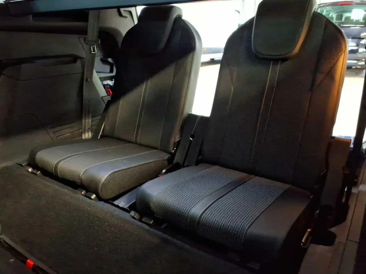 PEUGEOT 5008 2023