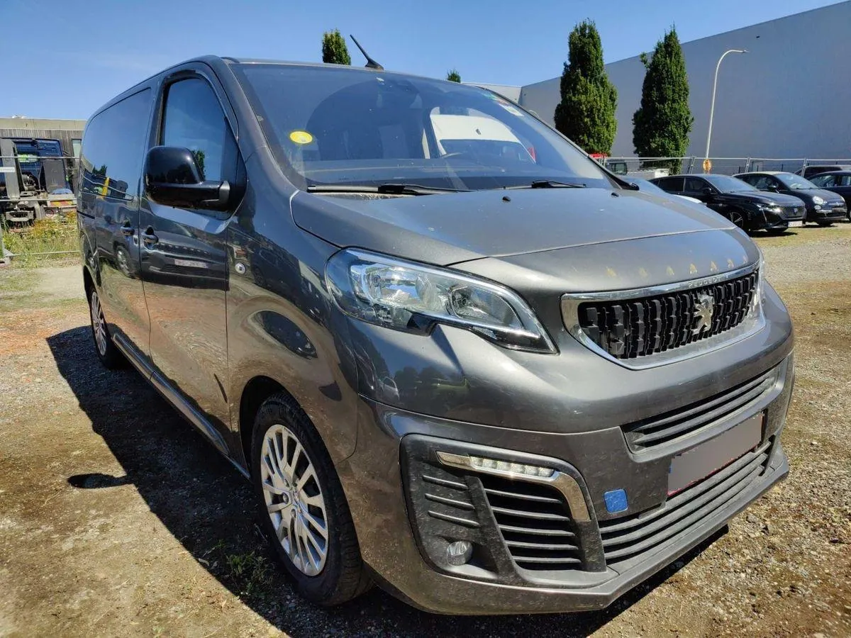 PEUGEOT TRAVELLER 2022