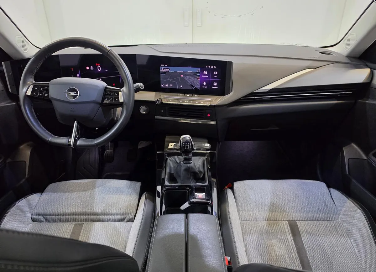 OPEL ASTRA 2023