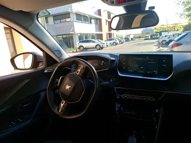 PEUGEOT 2008 ALLURE BUSINESS 2021