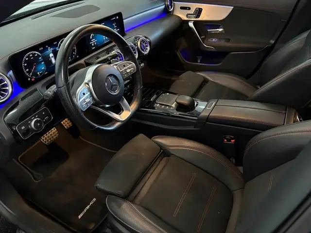 MERCEDES-BENZ CLA 200 BUSINESS SOLUTION 2021