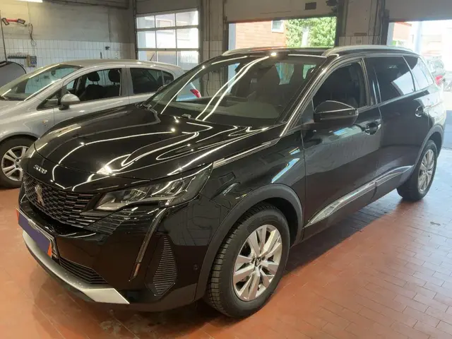 PEUGEOT 5008 2022
