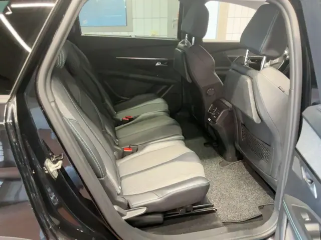 PEUGEOT 5008 2022