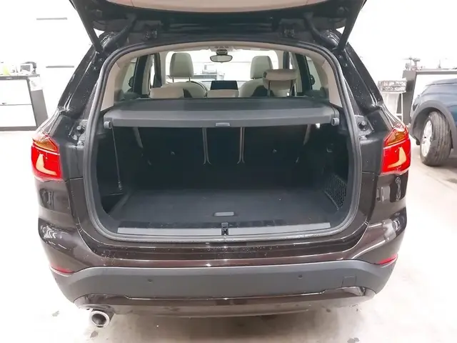 BMW X1 16D BUSINESS DESIGN 2022