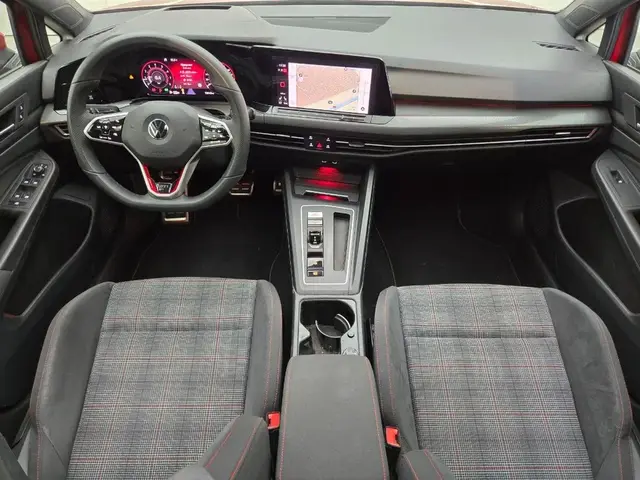 VOLKSWAGEN GOLF 2021