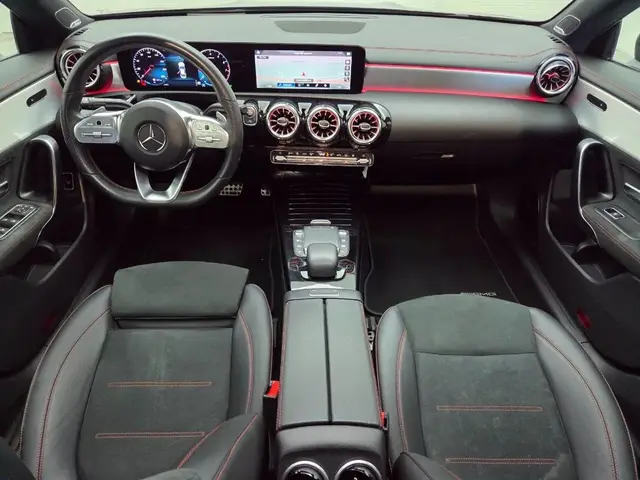 MERCEDES-BENZ CLA 180 AMG 2023