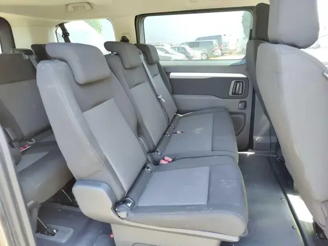PEUGEOT TRAVELLER 2022