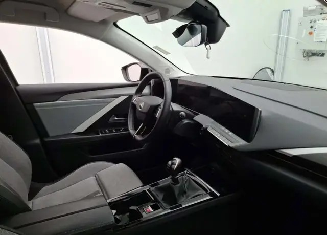 OPEL ASTRA 2023