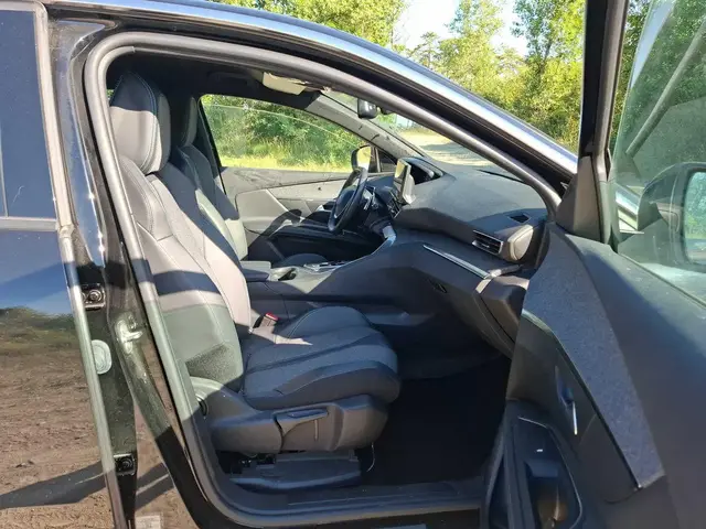 PEUGEOT 3008 2023