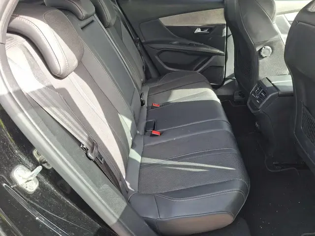 PEUGEOT 3008 2023