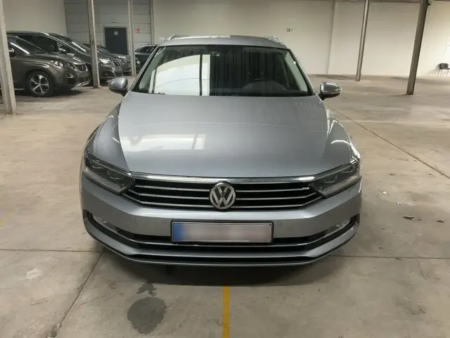 VOLKSWAGEN PASSAT 2017