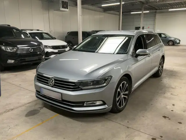 VOLKSWAGEN PASSAT 2017