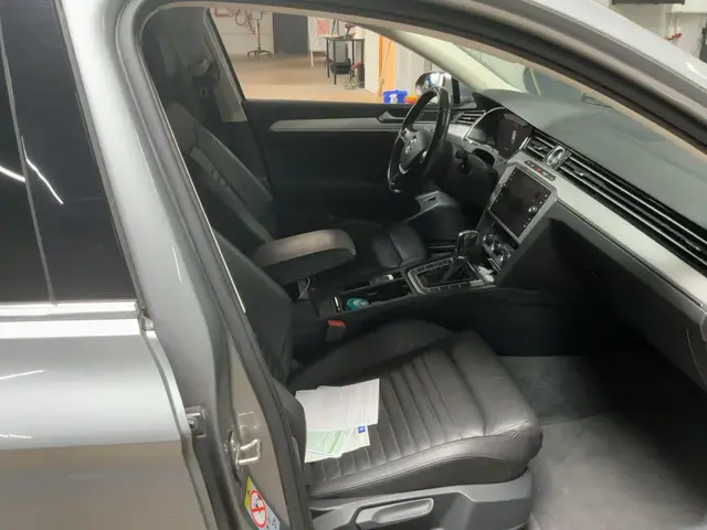 VOLKSWAGEN PASSAT 2017
