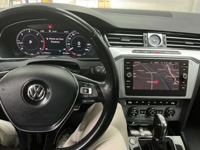 VOLKSWAGEN PASSAT 2017