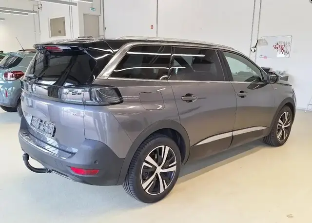 PEUGEOT 5008 2022