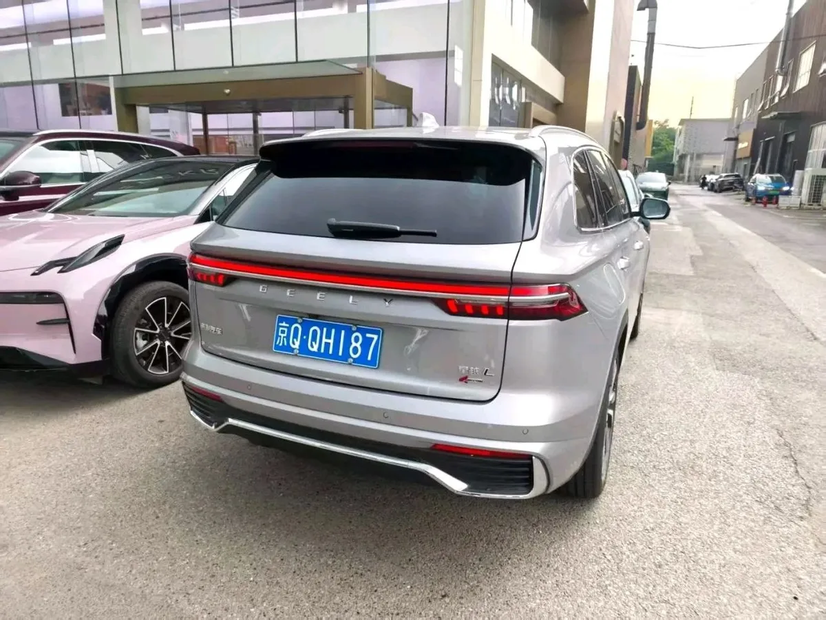 GEELY MONJARO 2022