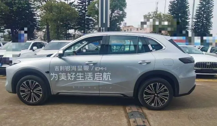 GEELY GALAXY STARSHIP 2025