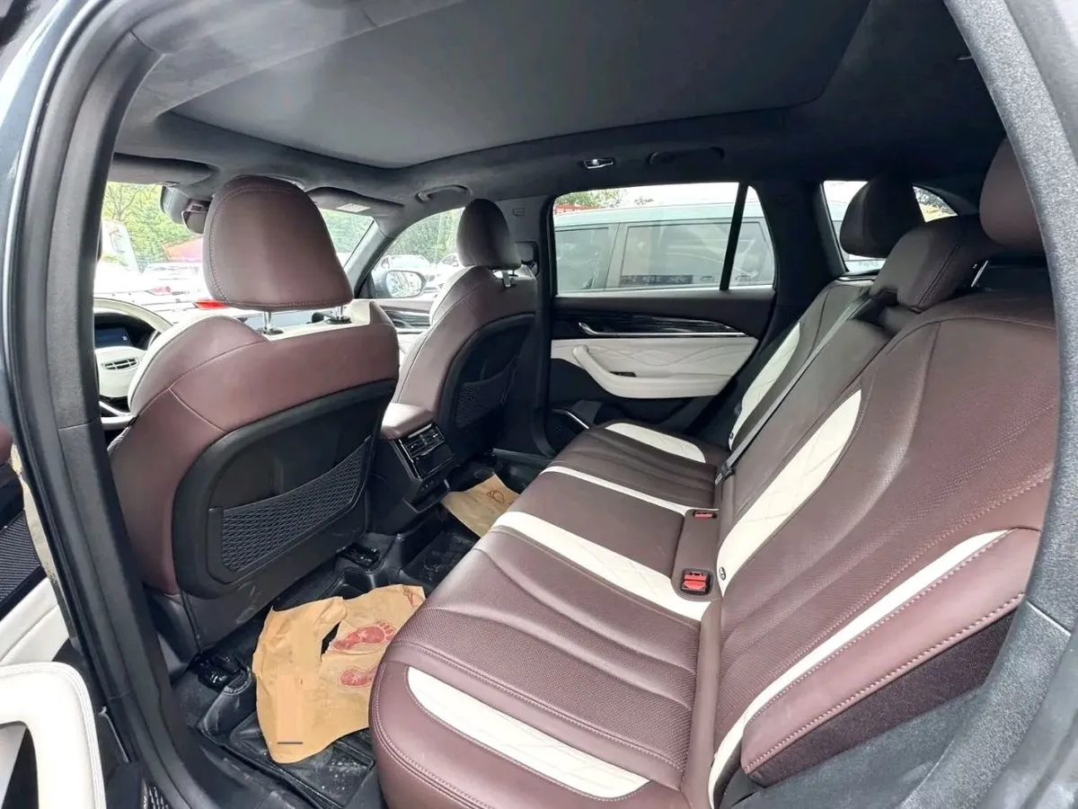GEELY MONJARO 2022