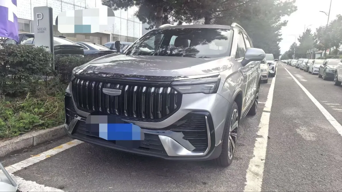 GEELY OKAVANGO 2025