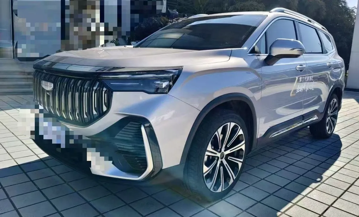 GEELY OKAVANGO 2025