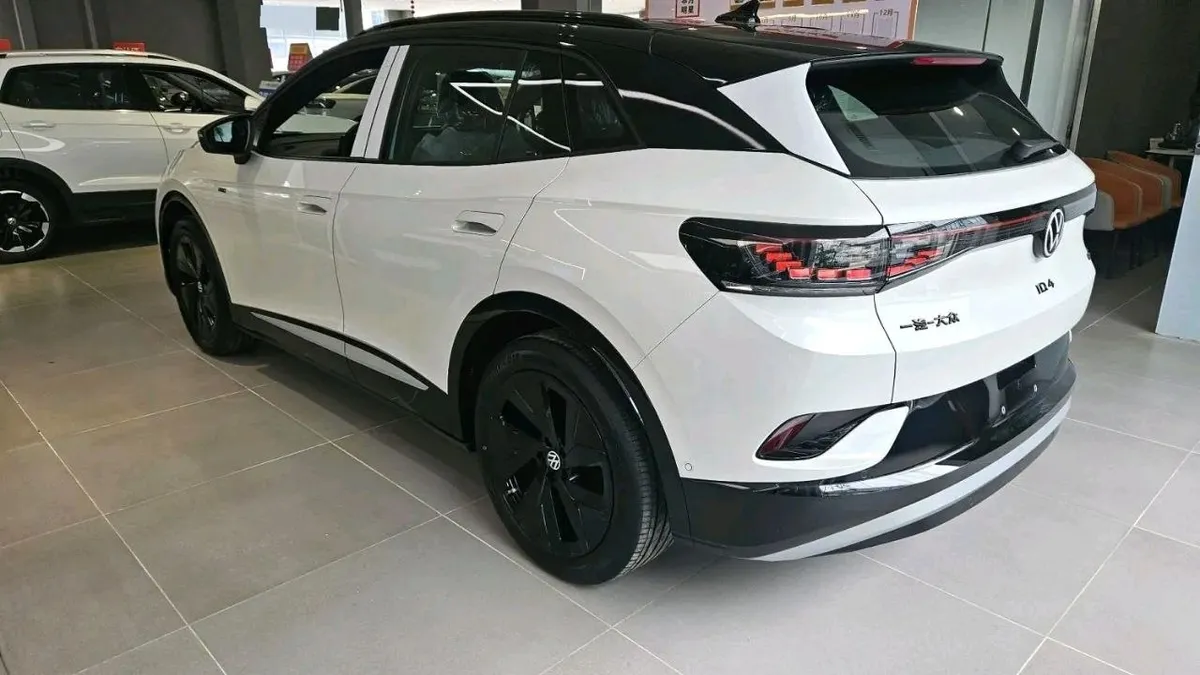 VOLKSWAGEN ID 2023