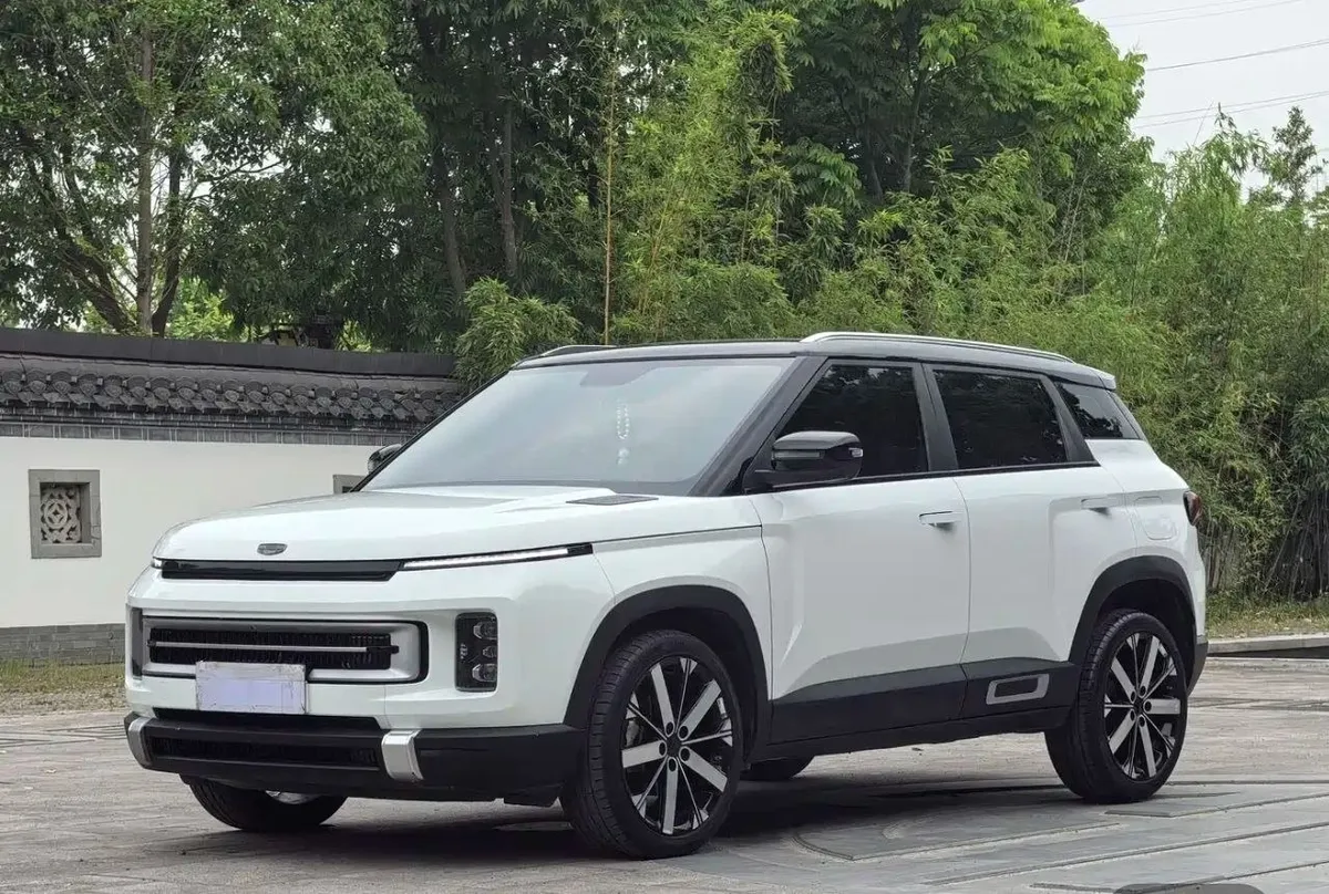 GEELY ICON 2023