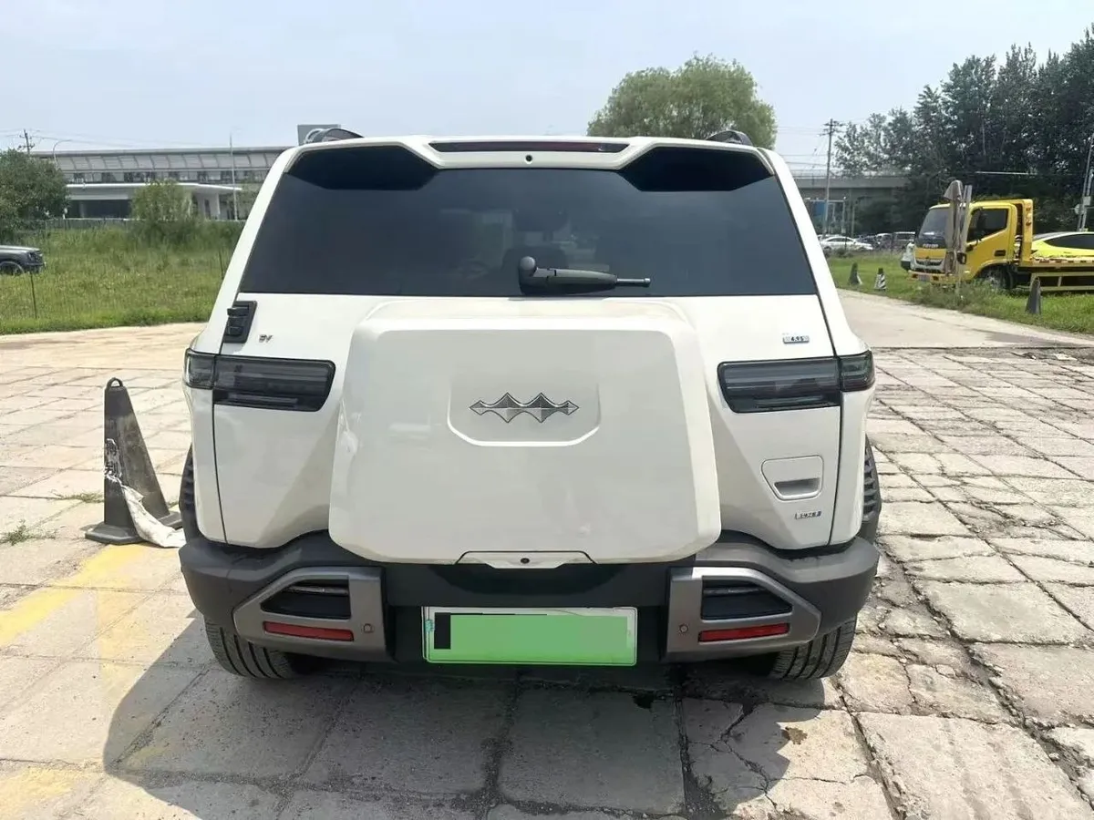 BYD FANG CHENGBAO TITANIUM 3 2025