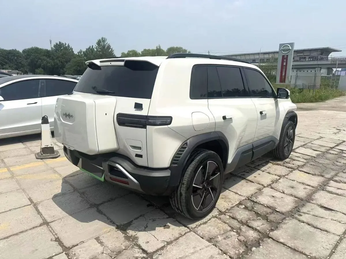 BYD FANG CHENGBAO TITANIUM 3 2025