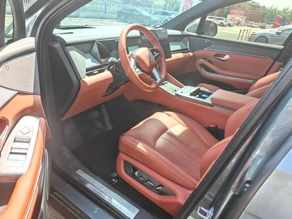 BYD TANG L 2025