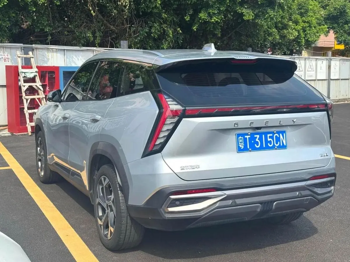 GEELY BOYUEL PREMIUM 2023