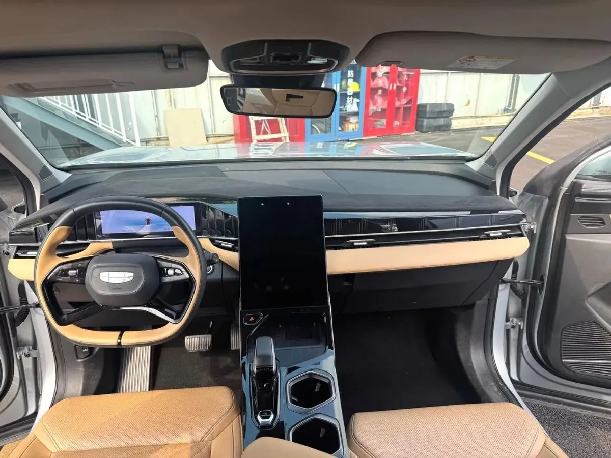 GEELY BOYUEL PREMIUM 2023