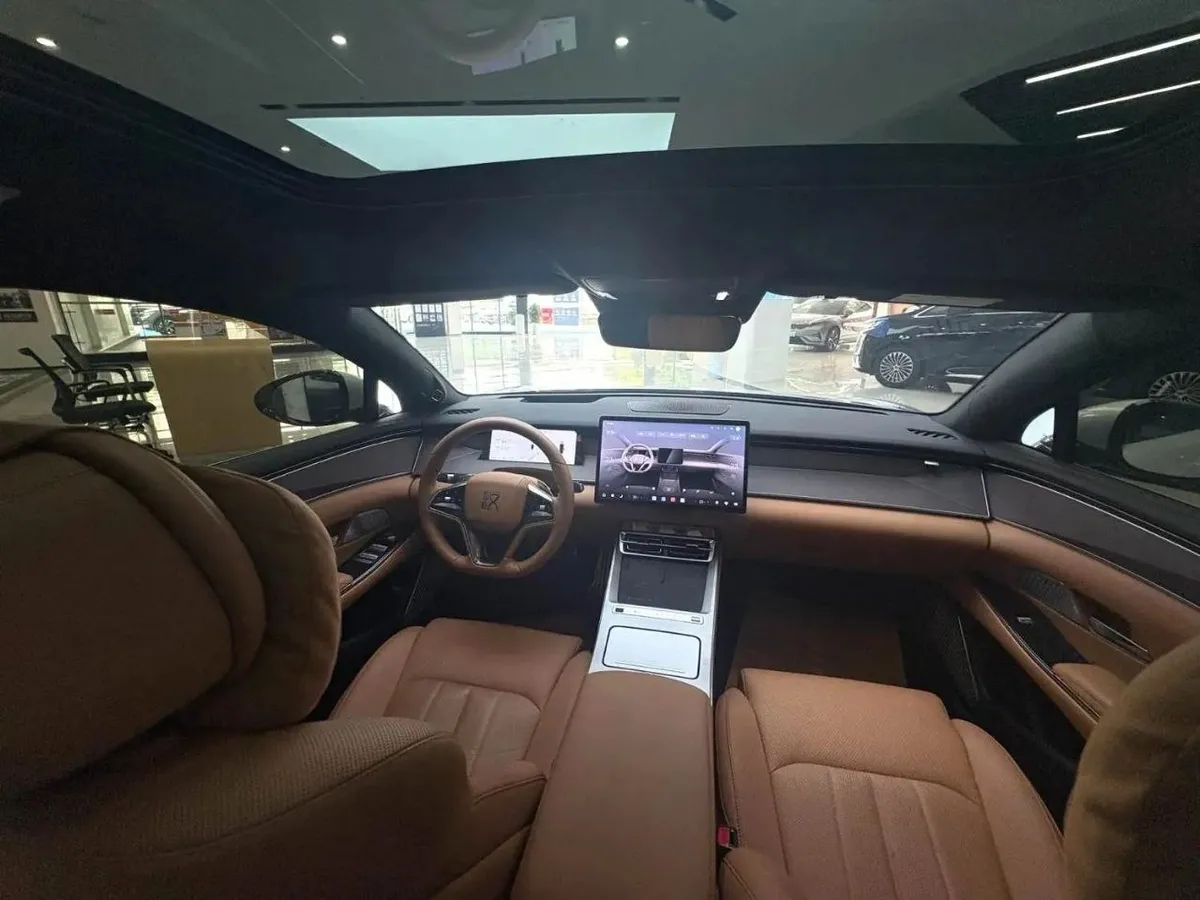 BYD HAN L 2025