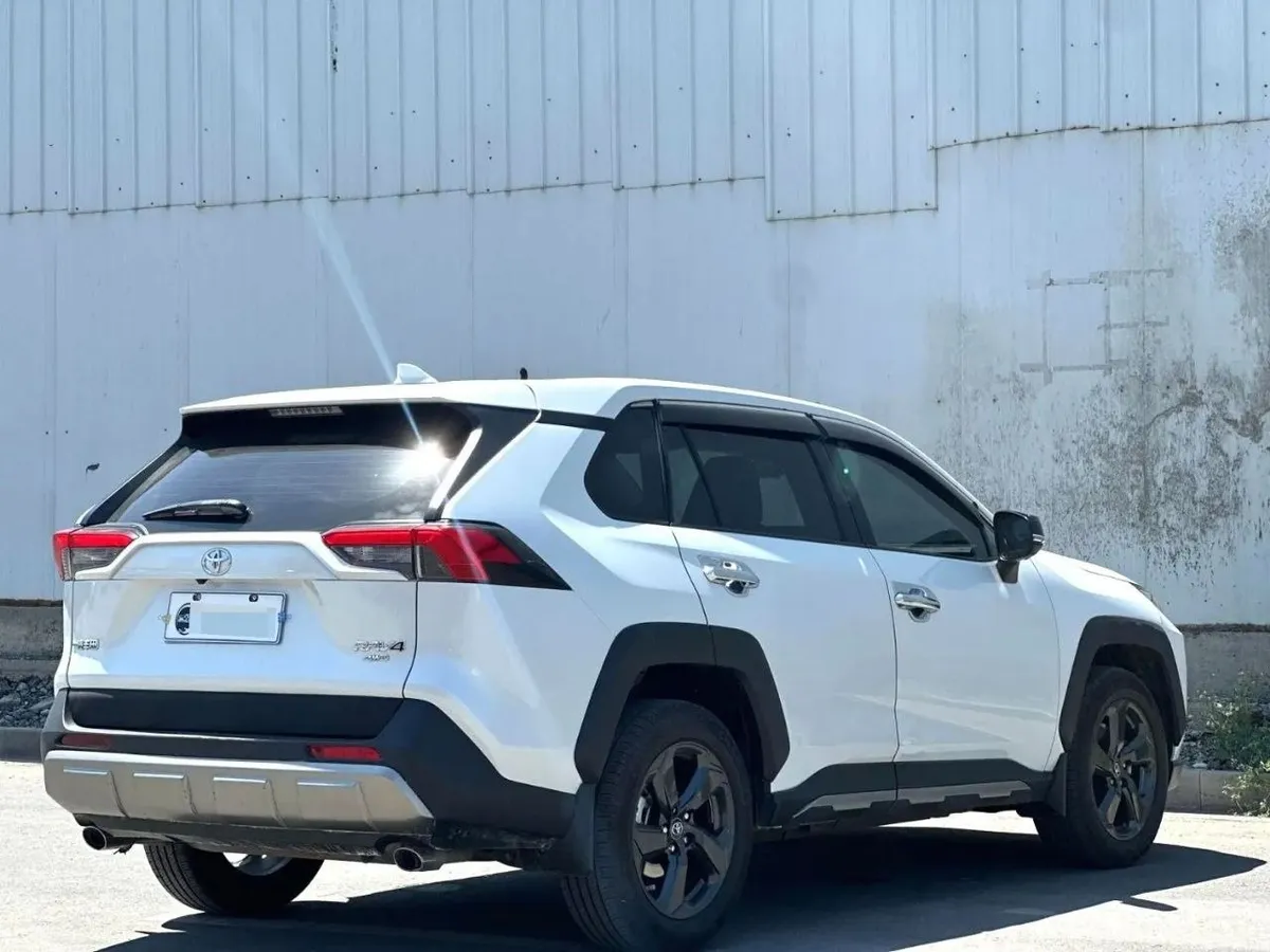 TOYOTA RAV4 2022