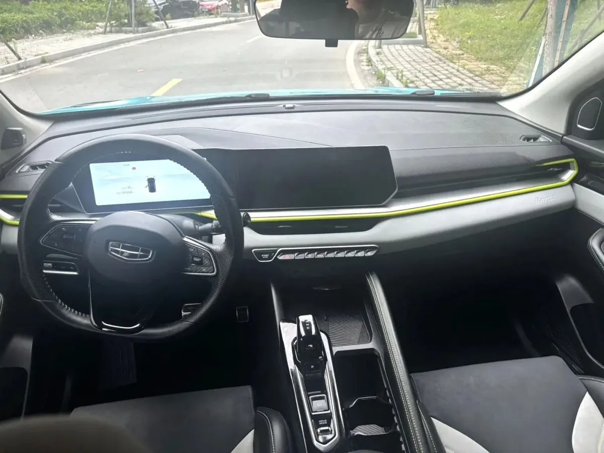 GEELY COOLRAY 2022