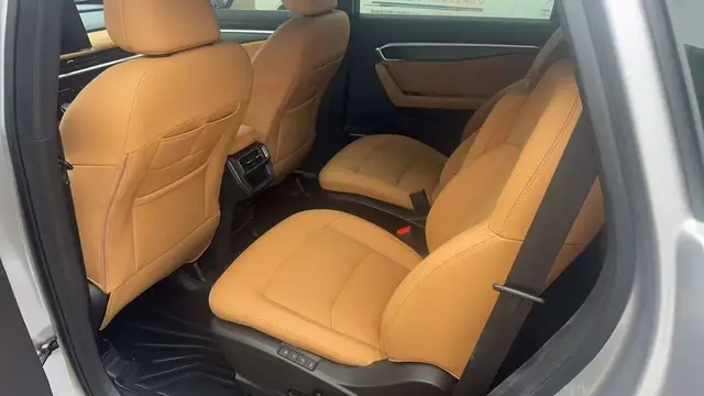 GEELY OKAVANGO 2025