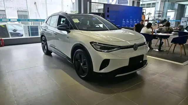 VOLKSWAGEN ID 2023