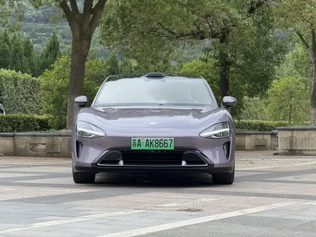 XIAOMI SU7 2024