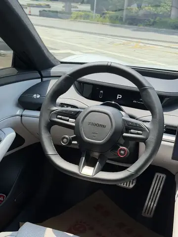 XIAOMI SU7 2024