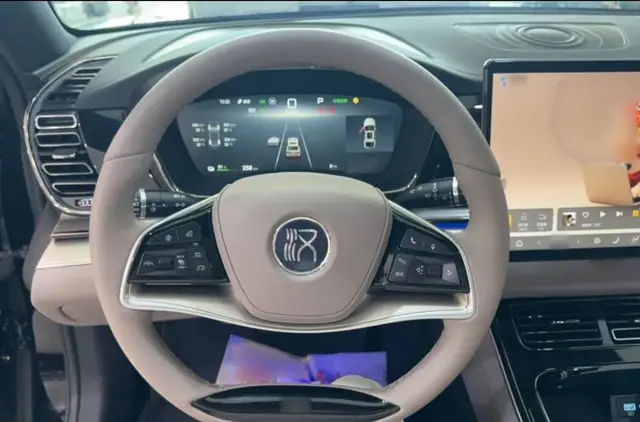 BYD HAN 2025