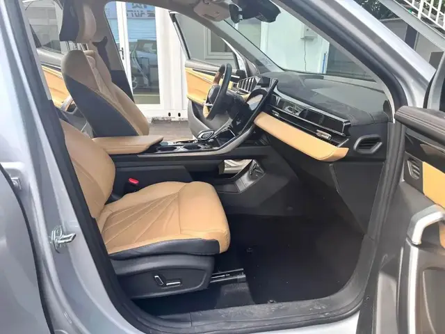 GEELY BOYUEL PREMIUM 2023
