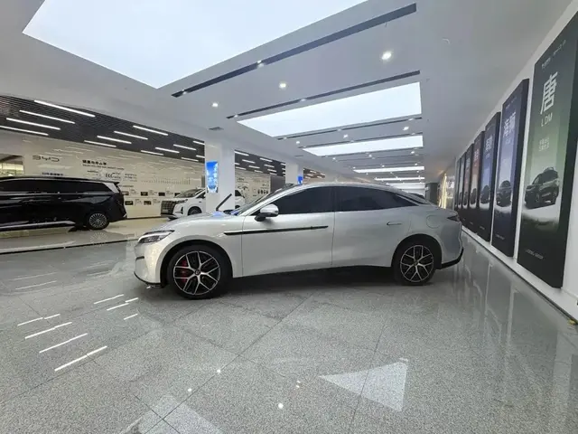 BYD HAN L 2025