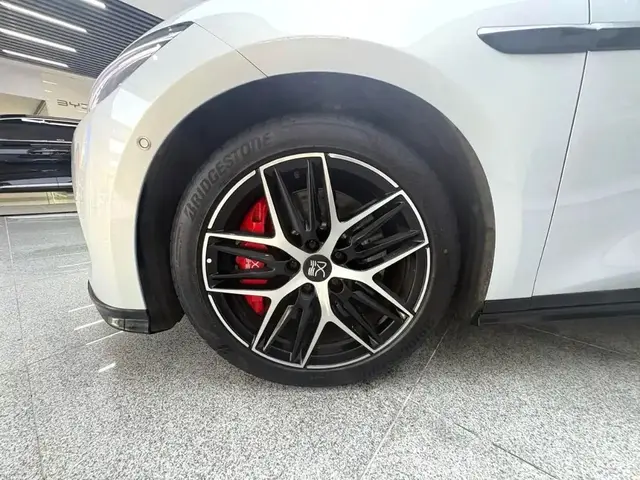 BYD HAN L 2025