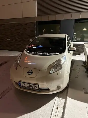 NISSAN LEAF 30 KWH 2016