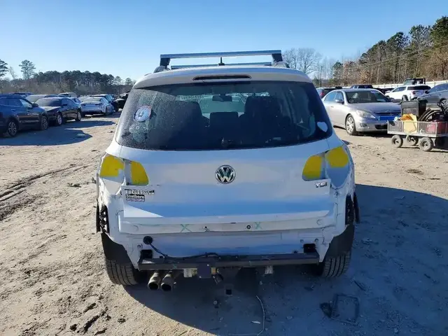 VOLKSWAGEN TIGUAN S 2016