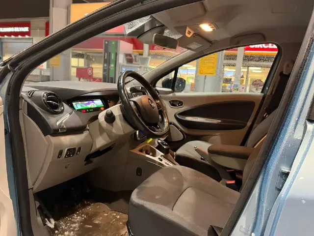 RENAULT ZOE INTANSE 2015