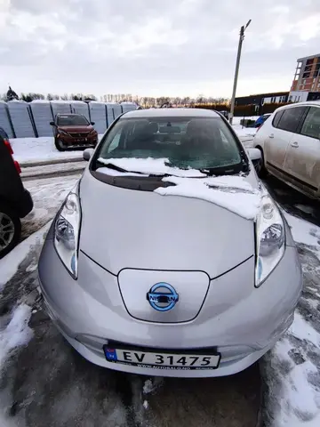 NISSAN LEAF 24 2015