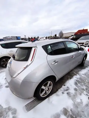 NISSAN LEAF 24 2015