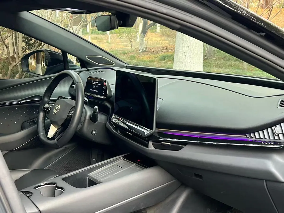 VOLKSWAGEN UNYX 2024